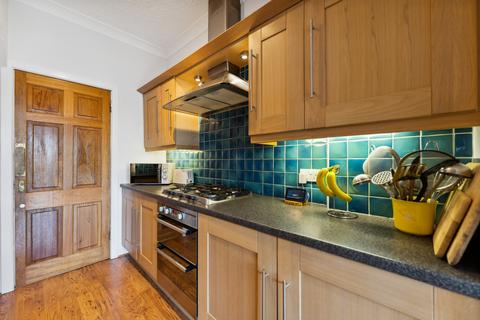 2 Lomondside Avenue, Clarkston, Glasgow, G76 7UL