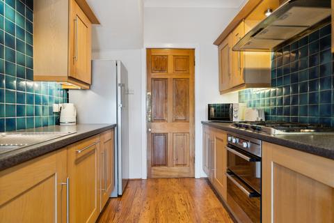 2 Lomondside Avenue, Clarkston, Glasgow, G76 7UL