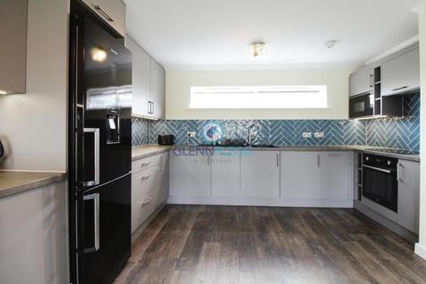 2 bedroom apartment to rent, Mercia House, Ashford Road, Ashford
