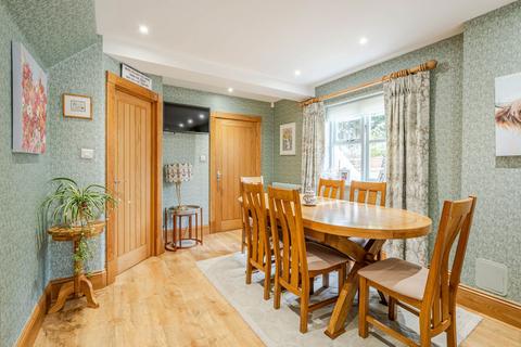 Walnut House, 28 Windmill Road, Minchinhampton, Stroud, GL6 9DZ