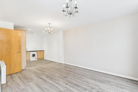 2 bedroom flat to rent, Kemley House, Hull, HU2