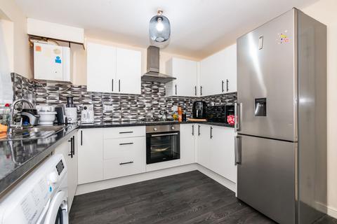 39 Saddlecote Close, Manchester, M8 5QE