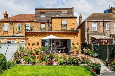 7 bedroom semi-detached house for sale, Ilford IG3