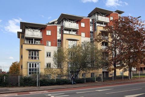 2 bedroom apartment to rent, The Pinnacle, Kings Road, Reading, Berkshire, RG1