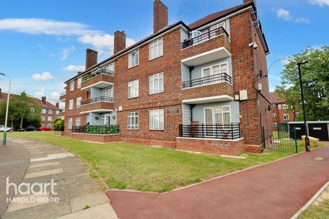3, Denbigh House Kingsbridge Circus, Romford, RM3 8NP