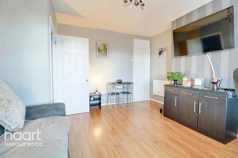3, Denbigh House Kingsbridge Circus, Romford, RM3 8NP
