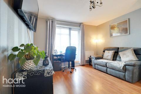 3, Denbigh House Kingsbridge Circus, Romford, RM3 8NP