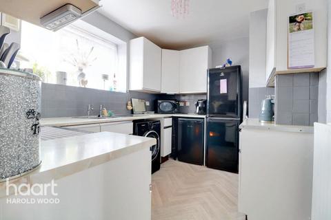 3, Denbigh House Kingsbridge Circus, Romford, RM3 8NP