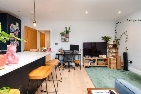 1 bedroom flat to rent, Gauden Road, Clapham, London, SW4