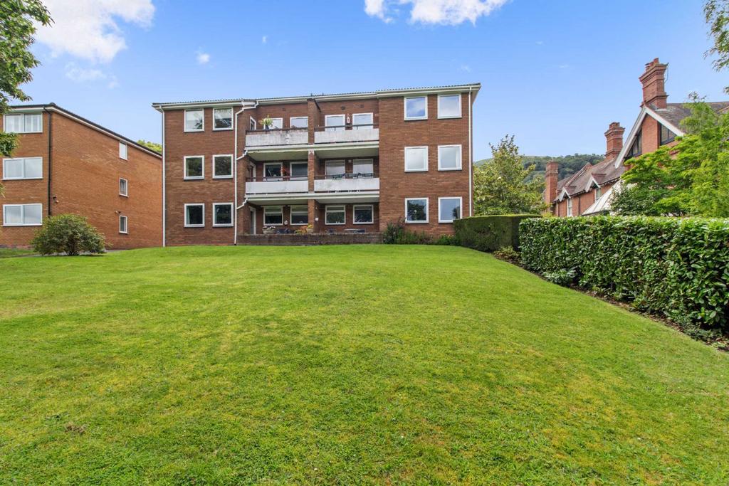 Priory Court, 2830 Priory Road 2 bed flat for sale £199,000