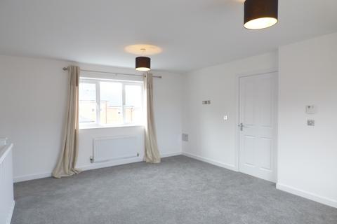 2 bedroom flat to rent, Little Highwood Way, Brentwood, CM14
