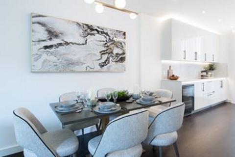 3 bedroom penthouse to rent, THREE BEDROOM PENTHOUSE APARTMENT  TO LET  CHARLES CLOWES WALK  NINE ELMS  SW11