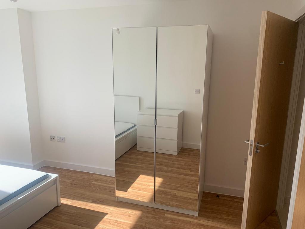 Apartment in Salford - View 5