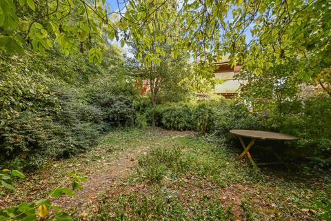3 bedroom flat to rent, Friars Mead, Manchester Road, London