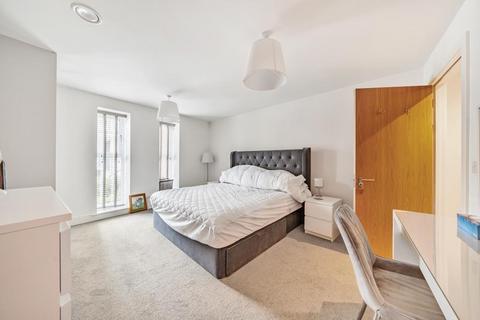 2 bedroom flat for sale, Graven Hill,  Bicester,  Oxfordshire,  OX25