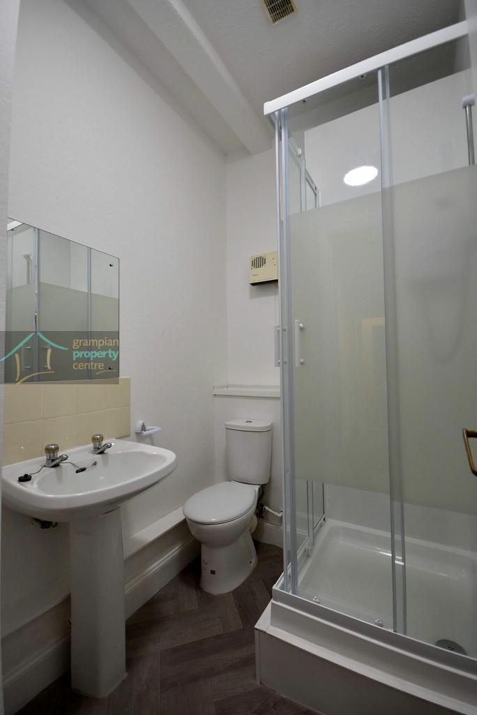 En-Suite to Bed 2