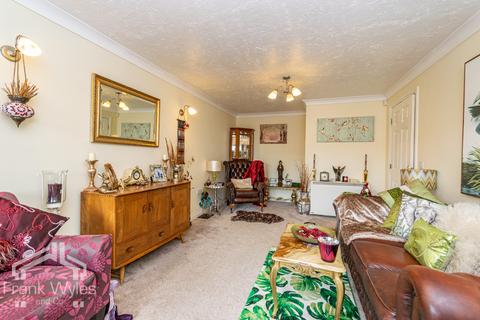 1 bedroom flat for sale - 203 Ensign Court, Westgate
