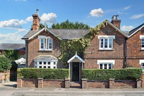 3 bedroom semi-detached house for sale, Orchard Road, Stevenage, Hertfordshire, SG1