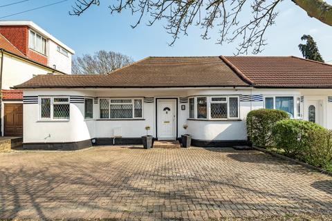 3 bedroom semi-detached bungalow for sale - Edgware, Middlesex HA8