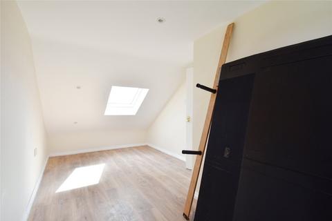 4 bedroom semi-detached house for sale - Osborne Square, Dagenham, RM9