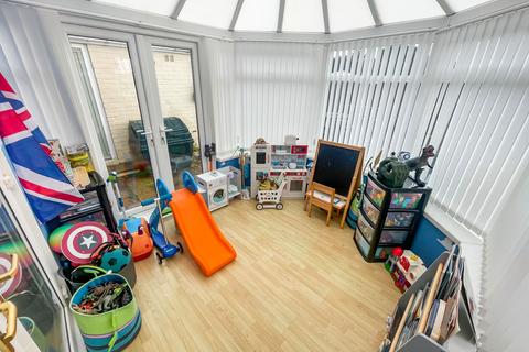 3 bedroom semi-detached house for sale - Toft Crescent, Murton, Seaham, Durham, SR7 9EA