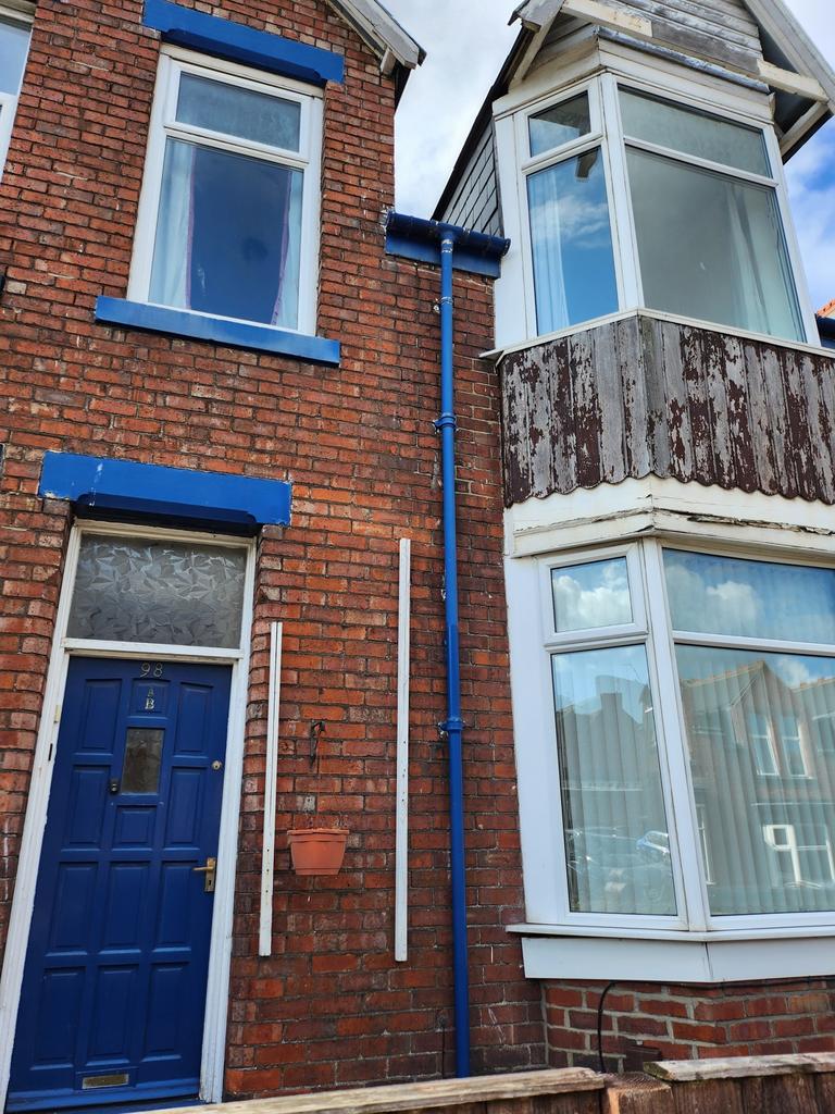 Flat B 98 Cleveland Road, Sunderland 2 bed flat £625 pcm (£144 pw)