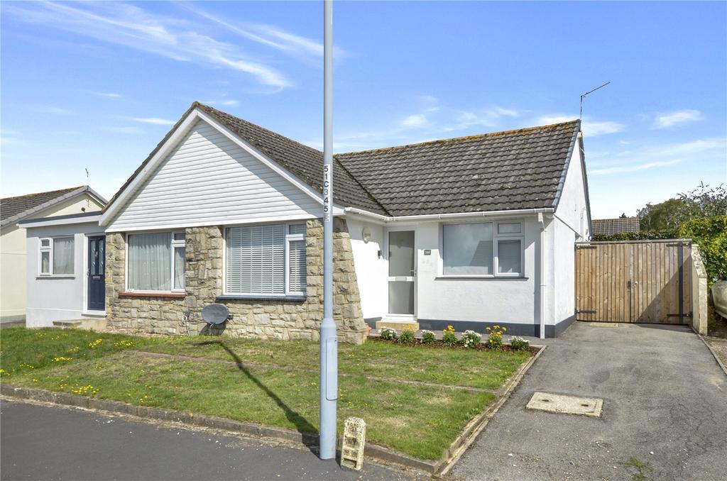 Coppice Avenue, Ferndown, Dorset, BH22 2 bed bungalow for sale £350,000