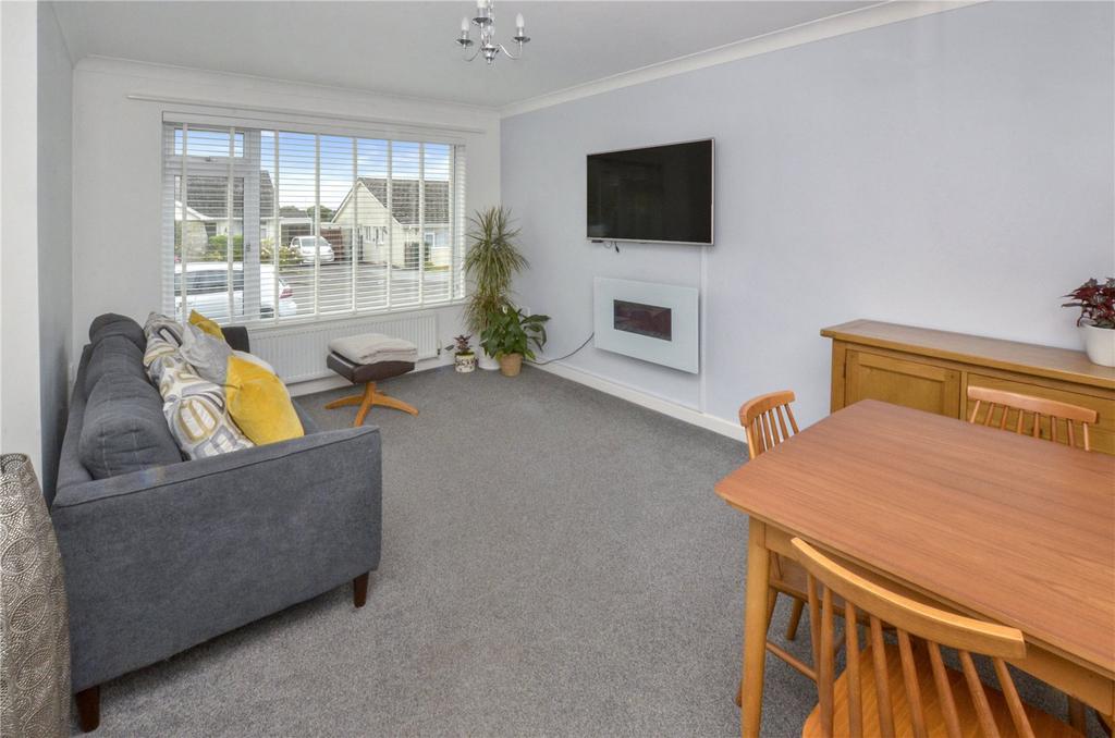 Coppice Avenue, Ferndown, Dorset, BH22 2 bed bungalow for sale £350,000