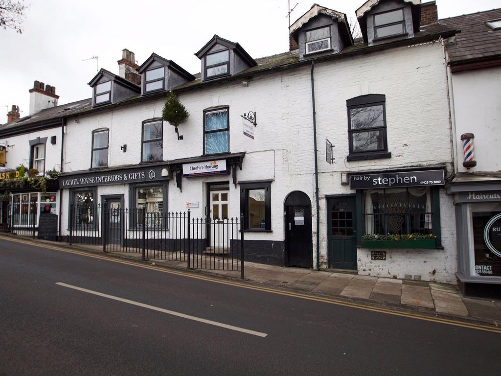 The Cross, Lymm WA13 Property to rent £600 pcm (£138 pw)