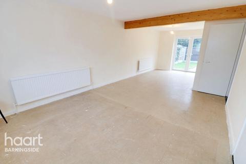 3 bedroom terraced house for sale, Asthall Gardens, Barkingside