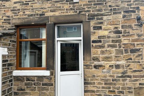 3 bedroom terraced house to rent, 85 Albion Road