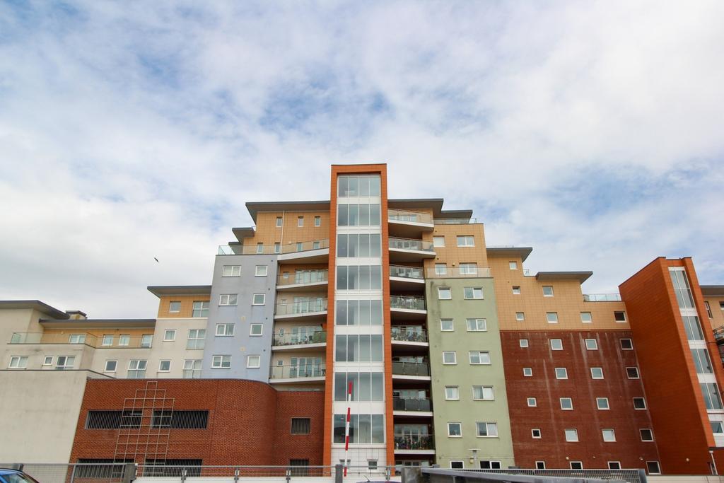 Aqua, Lifeboat Quay, Poole 2 bed apartment £1,350 pcm (£312 pw)