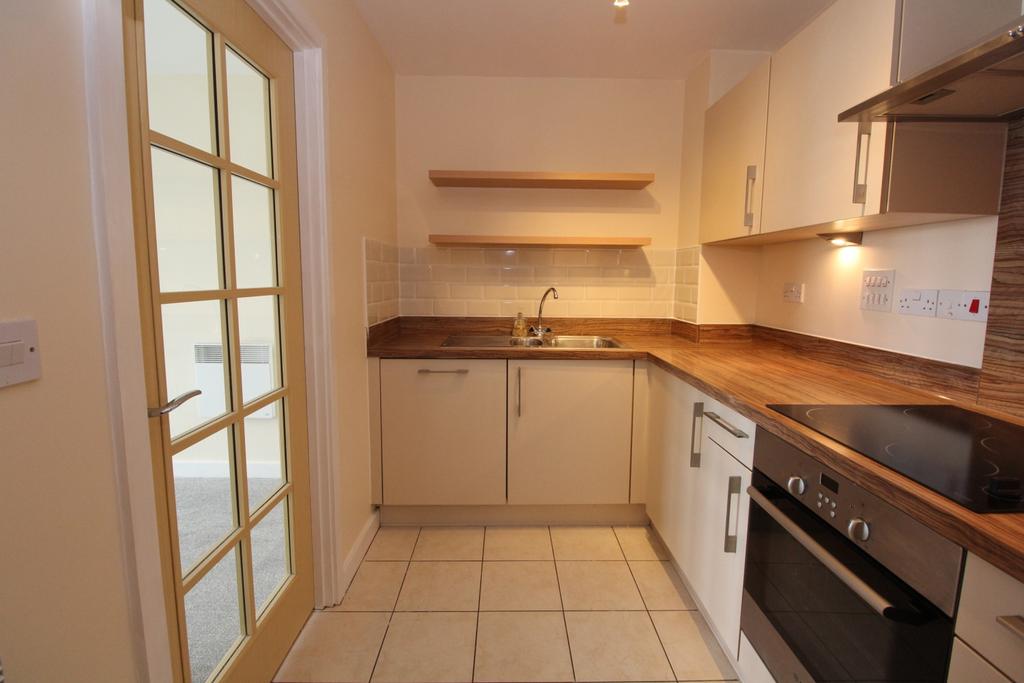 Aqua, Lifeboat Quay, Poole 2 bed apartment £1,350 pcm (£312 pw)