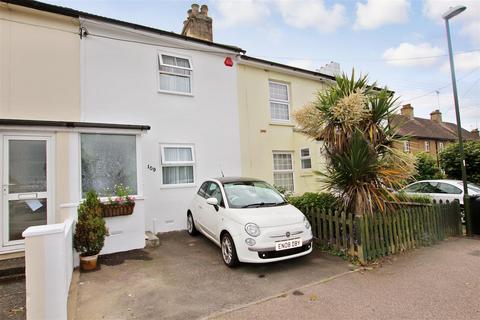 2 bedroom terraced house to rent, West Street, Burgess Hill, West Sussex, RH15