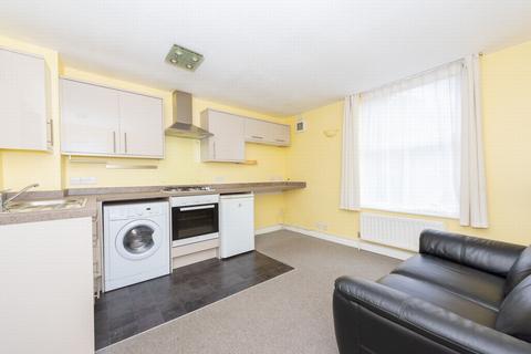 1 bedroom flat to rent, Southampton Street, North Camp, GU14