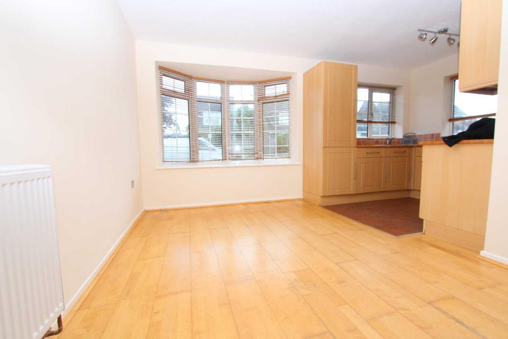 Langford Crescent, Benfleet 3 bed semidetached house £1,600 pcm (£