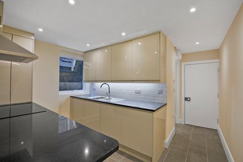 Studio to rent, St Helen's Gardens, Ladbroke Grove W10