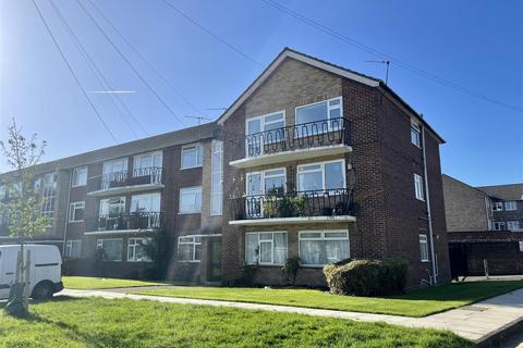 2 bedroom apartment to rent, Rydal Way, Ruislip, HA4