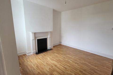 3 bedroom terraced house to rent, Coigne Terrace, Barry