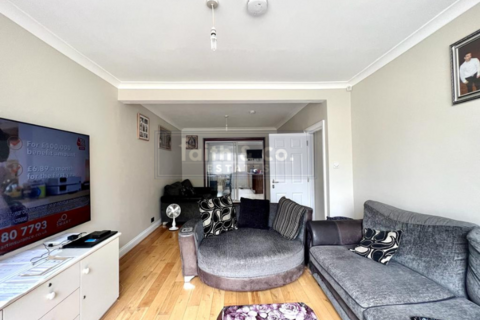 6 bedroom semi-detached house to rent, Fern Lane, Hounslow TW5