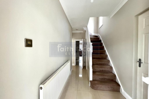 6 bedroom semi-detached house to rent, Fern Lane, Hounslow TW5