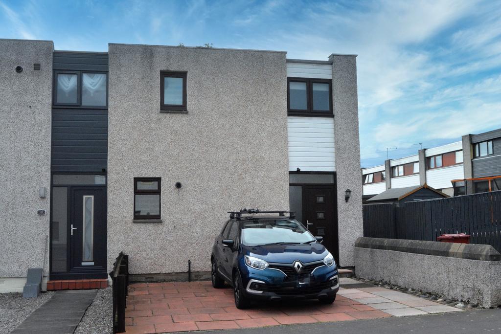 Hadrian Way, Bo'ness, West Lothian, EH51 9QN 2 bed end of terrace house