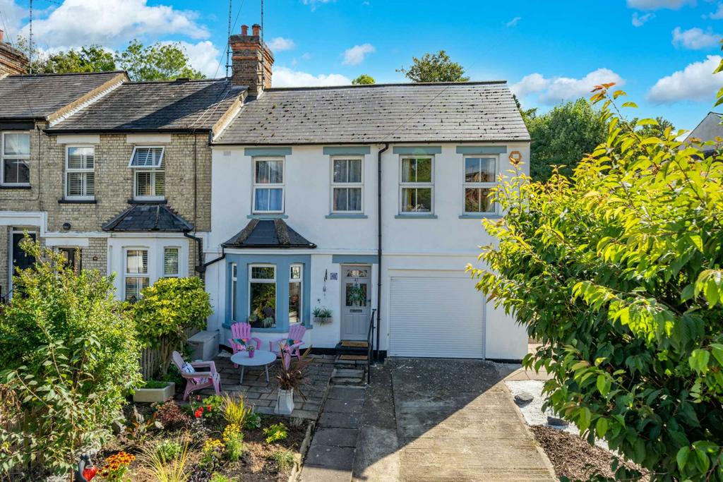Glenview Road, Boxmoor 4 bed semidetached house for sale £650,000
