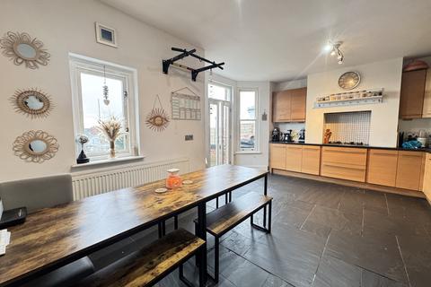 296 Gladstone Road, Barry, CF63 1NH