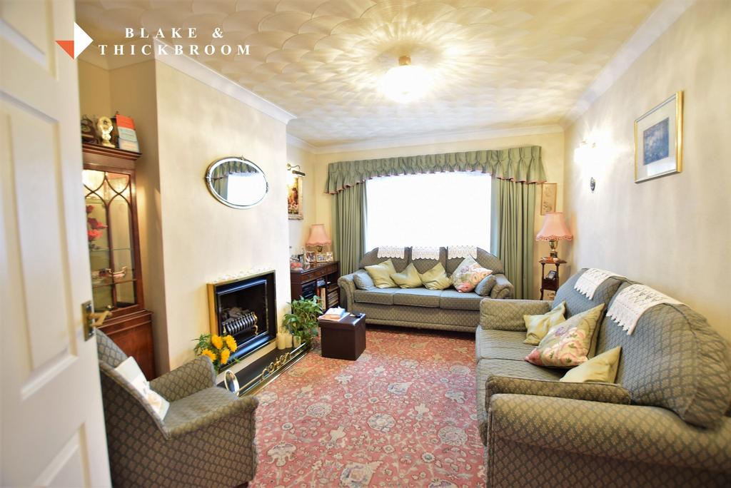Hillside Crescent, Holland on Sea 2 bed detached bungalow for sale £