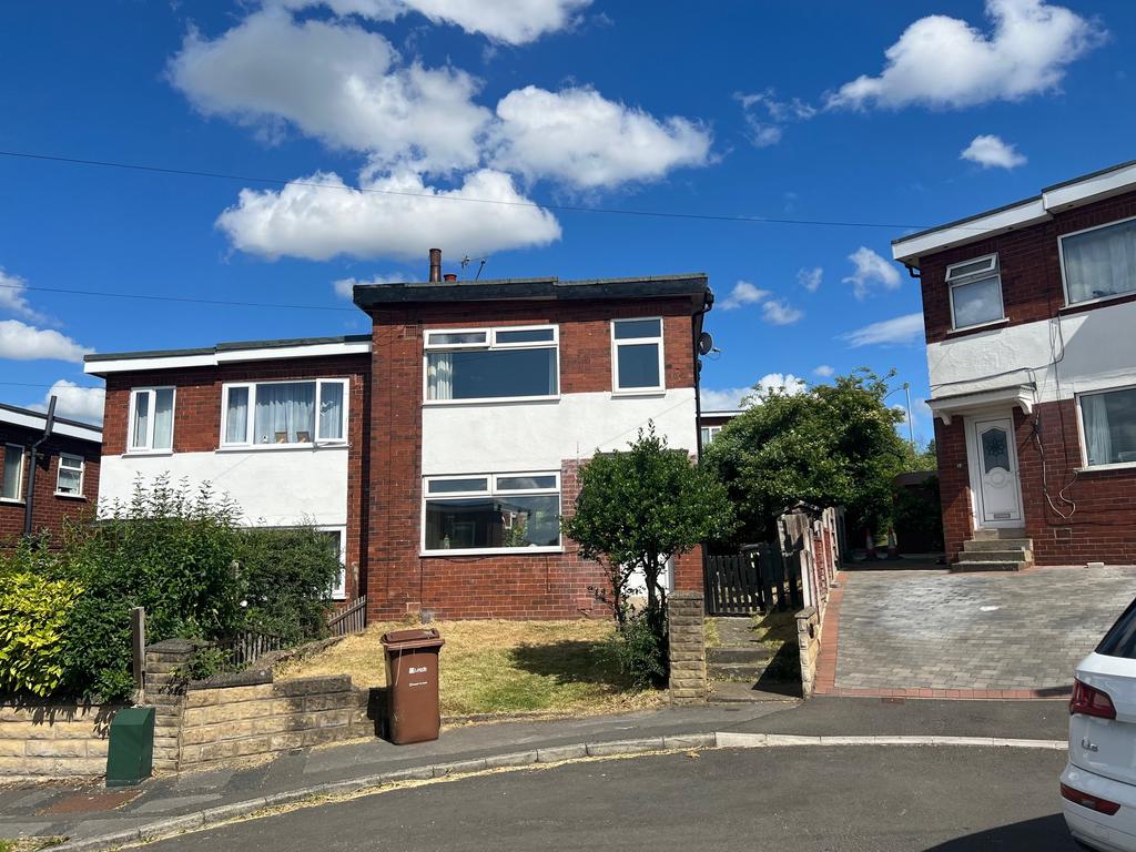 Parkwood Drive, Leeds LS11 3 bed semidetached house £875 pcm (£202 pw)