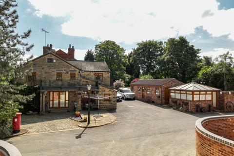 4 bedroom detached house to rent, Aberford Road, Stanley