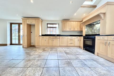 4 bedroom detached house to rent, Aberford Road, Stanley