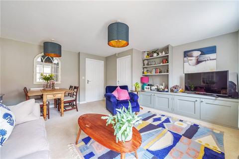 9 Catterick Way, Towcester, NN12 6NX