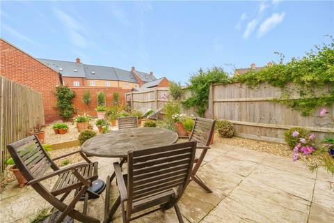 9 Catterick Way, Towcester, NN12 6NX
